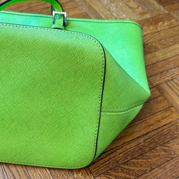 Michael Kors Lime Green Tote Bag - Picture 4 of 9